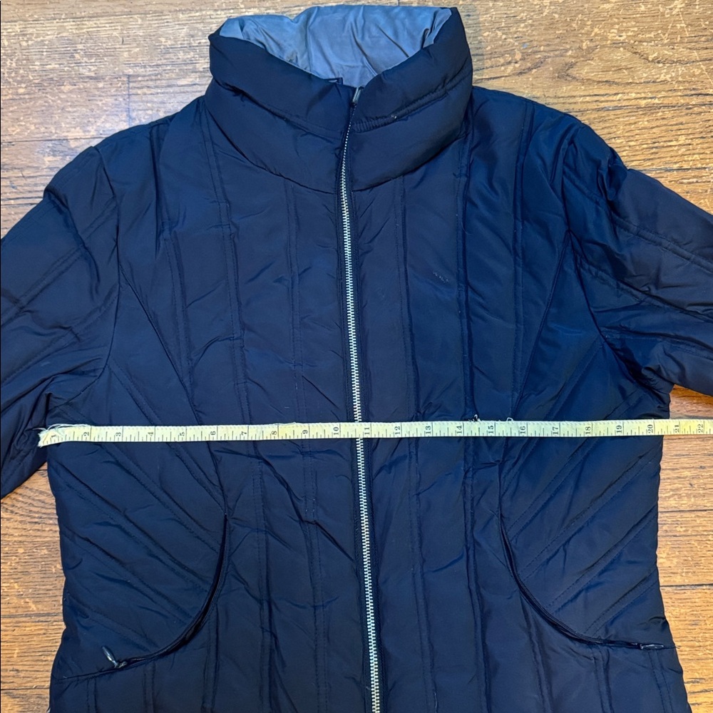 Lightweight Down Puffer Jacket. Size Large - image 4